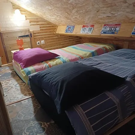 Chaleureux Avec Parking Garage Motos, Velos