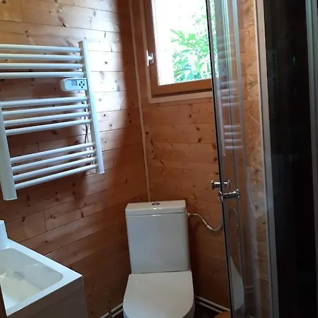 Chalet Chaleureux Avec Parking Garage Motos, Vélos